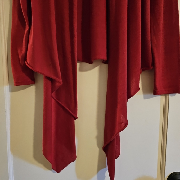 Red shrug m/l - Picture 3 of 5